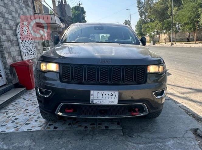 جیپ گراند شیرۆکی